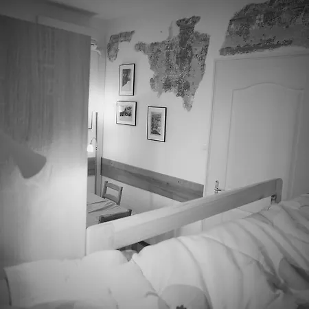 Quarto em Acomodações Particulares Prenocisce Lipuscek Idrija